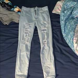 American eagle light wash ripped jeans